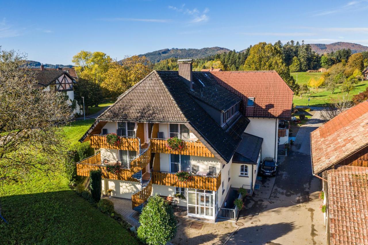 Hotel-Restaurant Sennhütte im Herzen des Südschwarzwalds Kleines Wiesental Exterior foto
